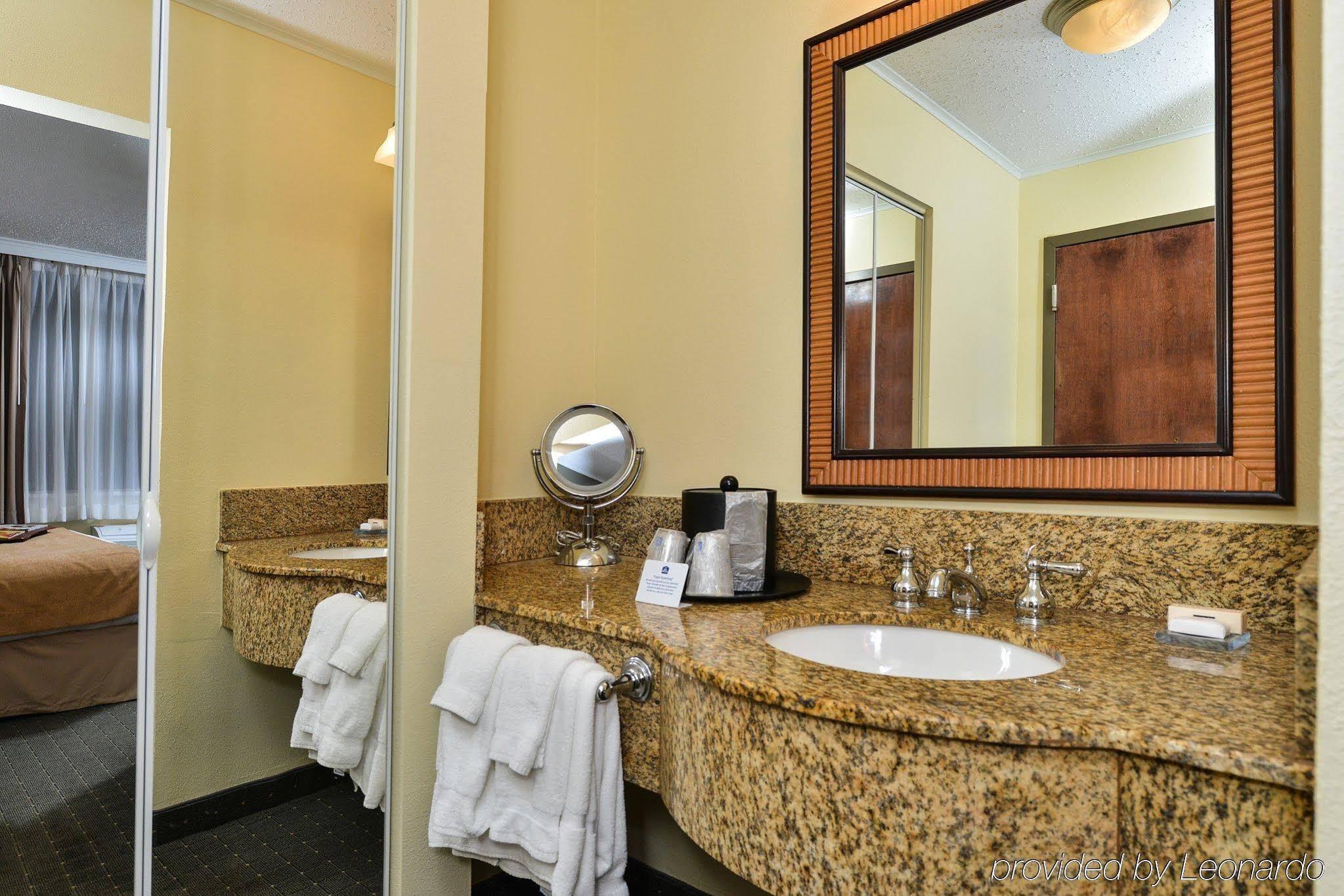 St Charles Inn, Superior Hotel New Orleans Exteriör bild